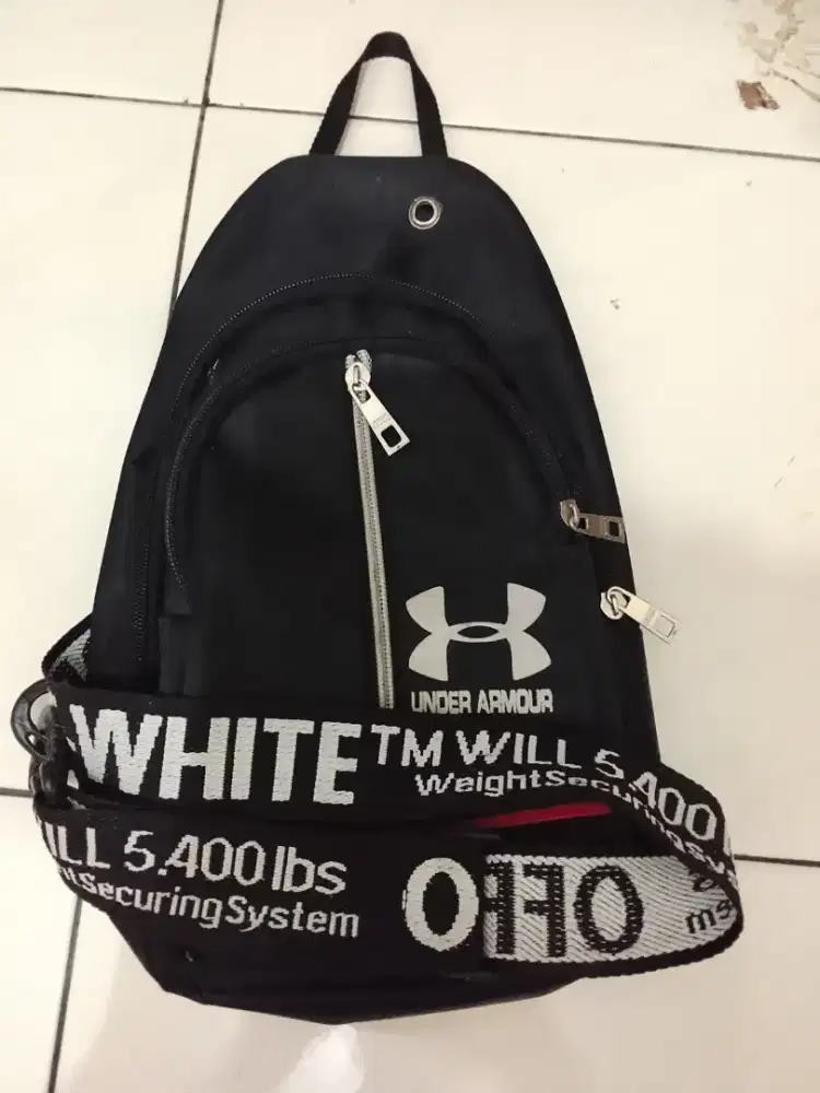 JUAL CEPAT AJA NIH TAS SELEMPANG UNDER ARMOUR