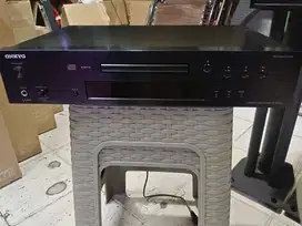 cd player onkyo c-7030