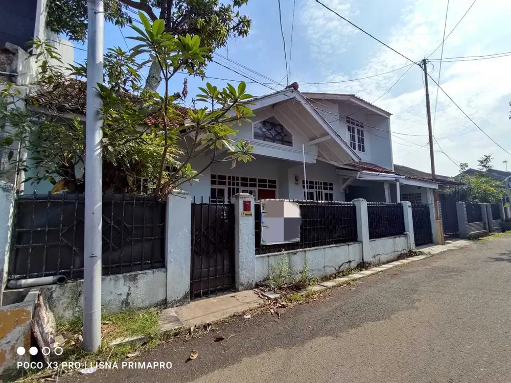 Rumah lt144/120 hrg925 di metro Margahayu Soekarno Hatta Bandung