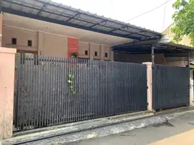 Di jual rumah siap huni lokasi strategis di Margahayu Raya soekarno ha