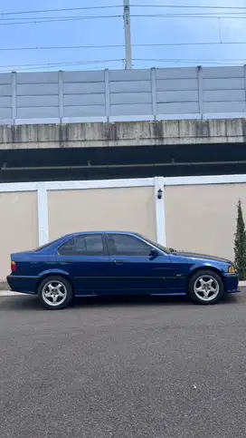 BMW 318i 1996 Bensin