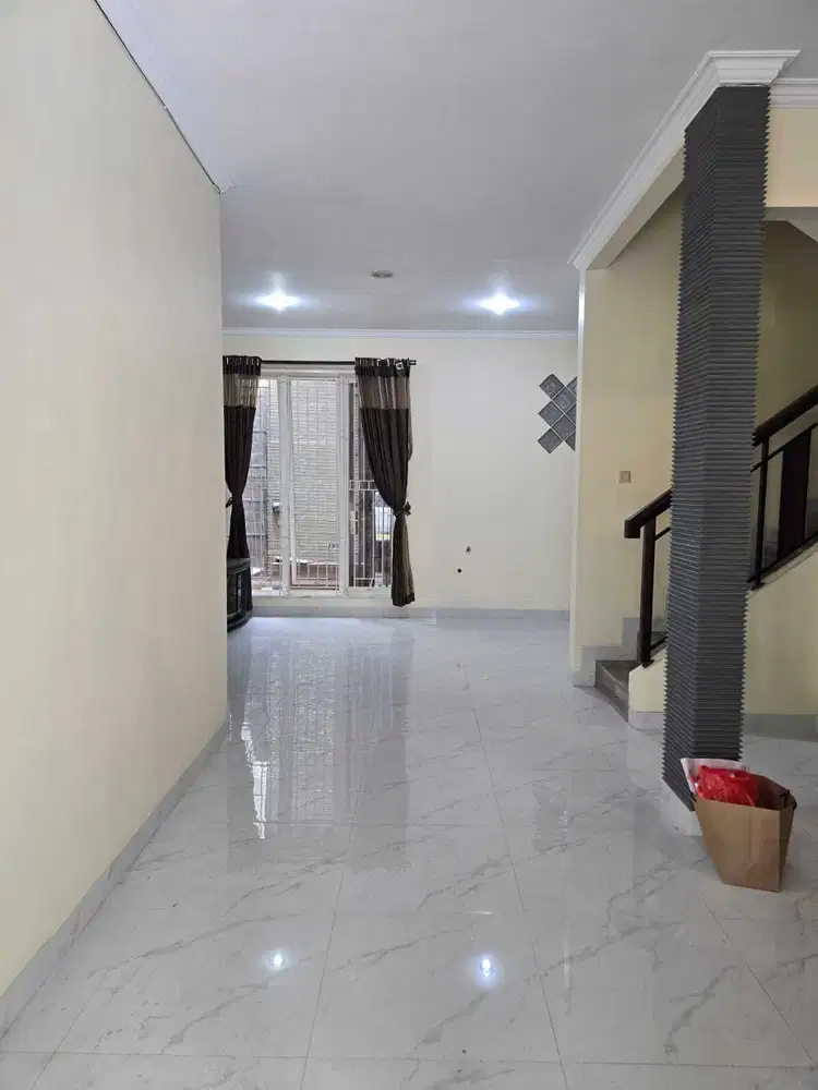 Dijual Cepat Rumah Rapi Siap Huni di Modernland