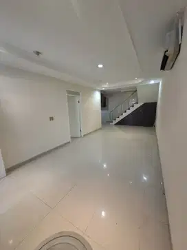 Disewakan Rumah Rapi Dan Bagus Sunter Danau