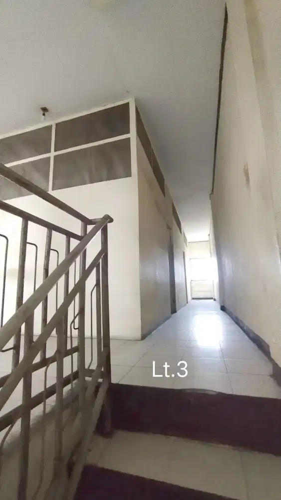 Jual Sewa Rumah Besar Taman kebon Jeruk Intercon Jakarta Barat