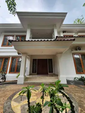 Dijual Rumah Mewah Turun Harga di Mega Kuningan Jakarta Selatan