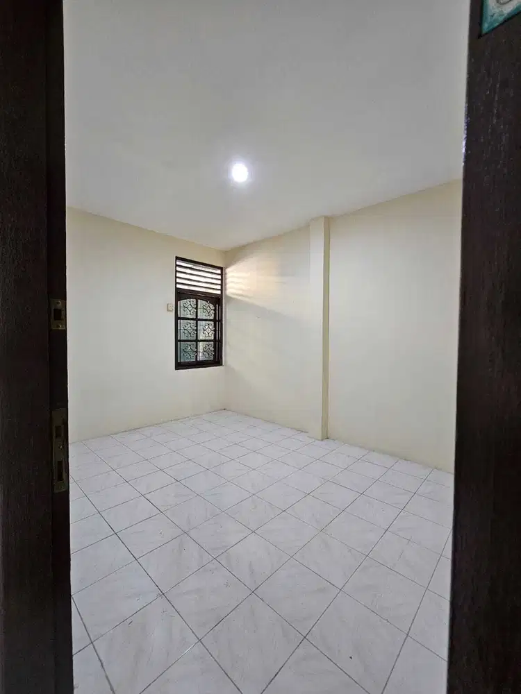 Di Sewakan Rumah Sunter 2 Lantai Rapih Siap huni Sunter Hijau