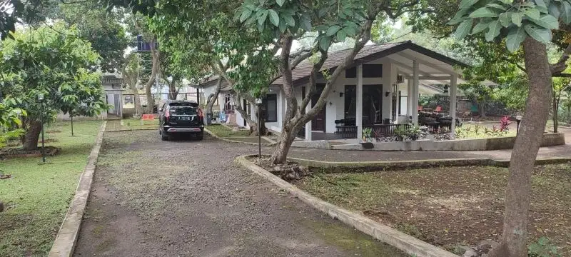 Rumah Di Jalan Moh Khaffi, Cipedak, Jakarta Selatan, Zona Hijau.