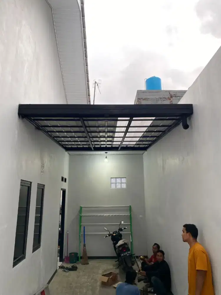 Kanopi baja ringan