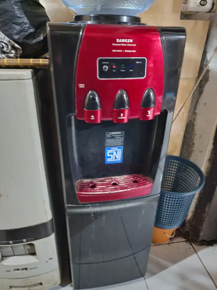 Dispenser merk sanken