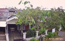 Kemang Pratama 355m2  depan taman terawat