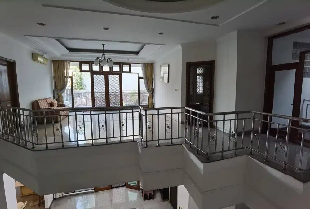 Dijual Rumah Besar Dekat PRJ Jakarta Pusat