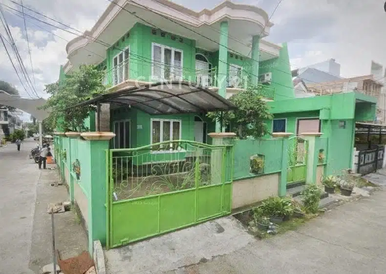 Rumah Keluarga Besar Di Kelapa Gading 6 KT Rooftop & Halaman Luas