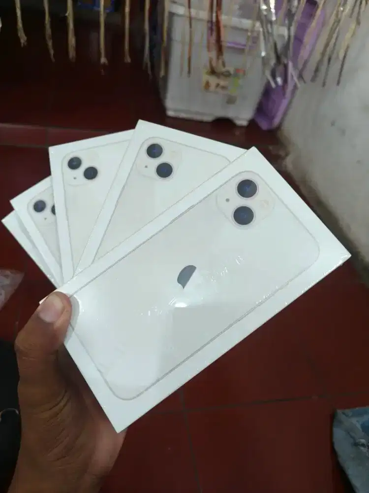 New iPhone 13 128gb ibox garansi resmi 1 tahun ibox