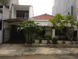 Rumah Mewah Semi Furnish Siap Huni Di Tomang, Jakarta Barat