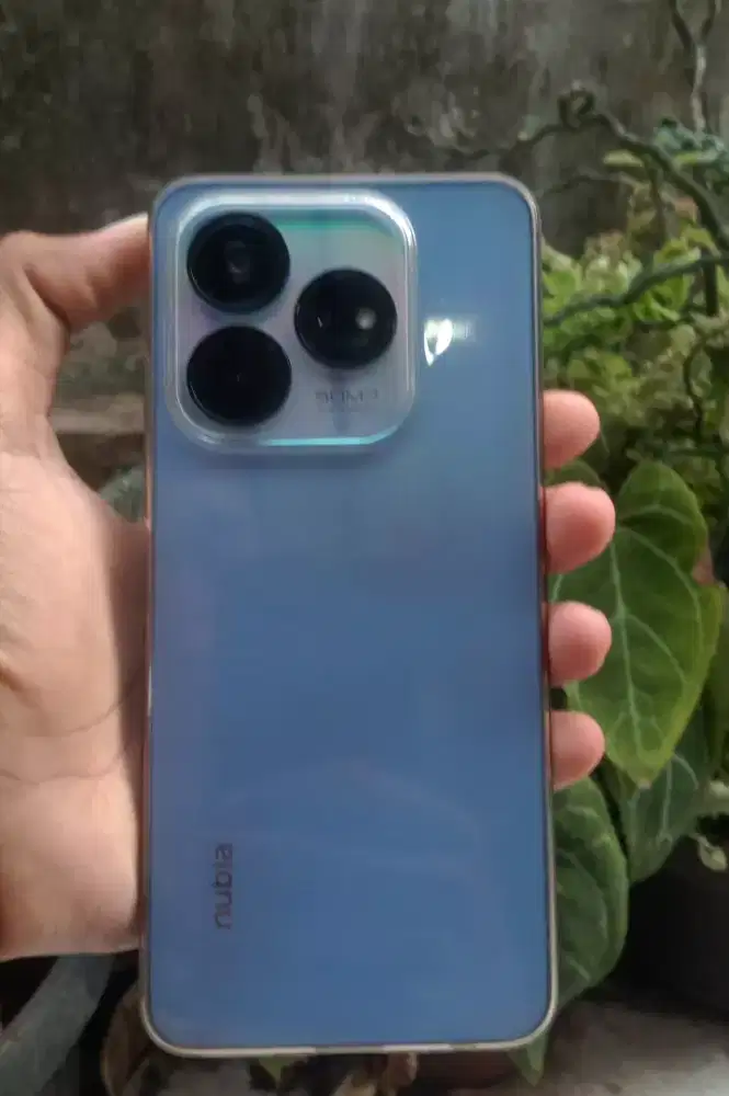 ZTE Nubia v60 16/ 256 gb