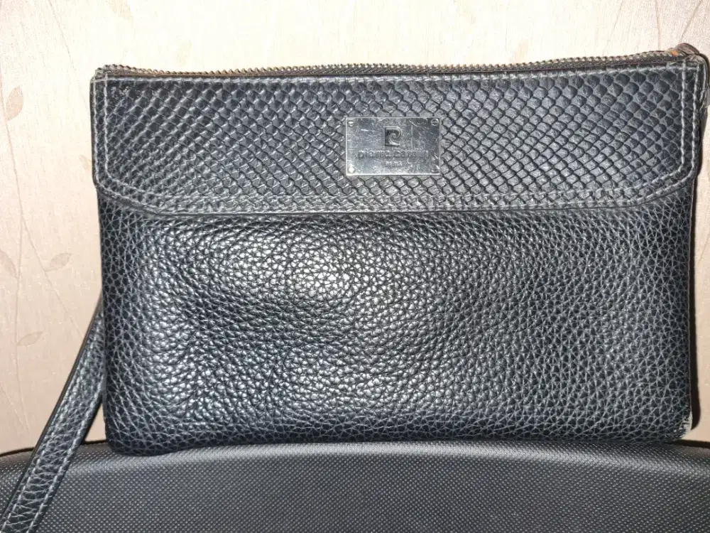 Tas tenteng Pierre Cardin, Original