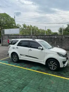 Toyota Rush TRD Spottivo Manual Putih 2015
