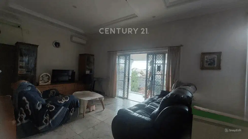 Rumah Besar Dan Luas Di Perum Curug Indah Cipinang Melayu S8326