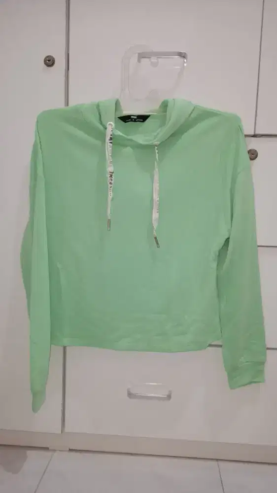 Sweater ijo merk max
