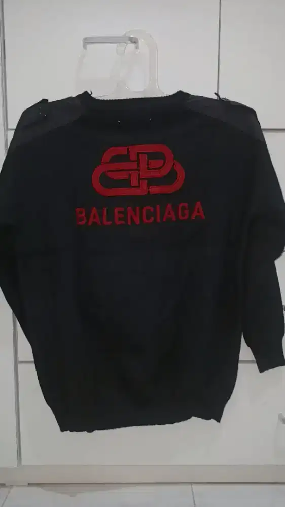 Sweater balenciaga item