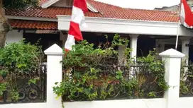 Rumah siap huni dengan lahan luas di Cipete Jaksel