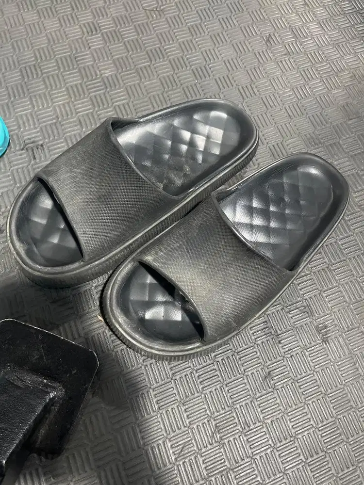 Sandal keren kalcer