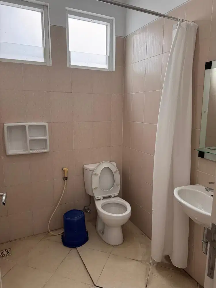 Dijual Rumah Royal Residence Dekat Club House Strategis Siap Huni