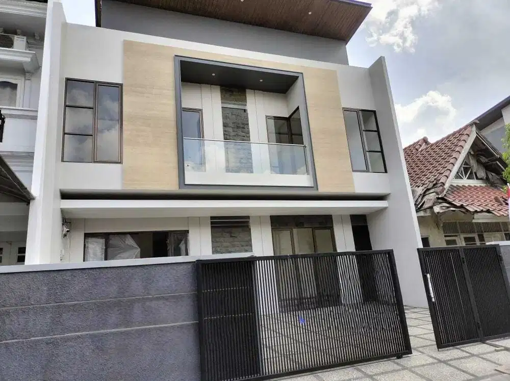 DIJUAL RUMAH CITRALAND UTAMA MODERN MINIMALIS GRESS BARU PASTI SUKA
