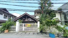 Rumah Hoek Hijau Daun, Biru laut Tengah, Kelapa Gading Luas 14x23m2