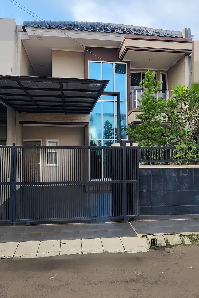 Rumah 2 Lantai Siap Huni Hadap Selatan Di Taman Modern Cakung S8654