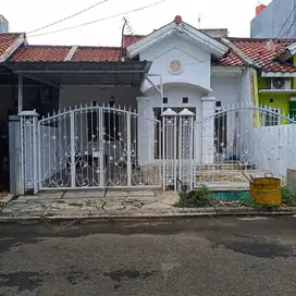 Disewakan Rumah Cluster Bulevar Hijau di Harapan Indah Bekasi