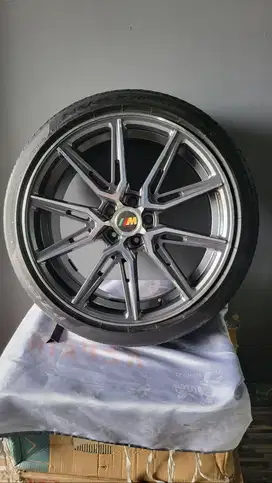 Velg + ban BMW R20 245/40 Pirelli Pzero