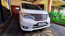 NISSAN SERENA HIGHWAY STAR 2.0 AT 2017 PUTIH BENSIN