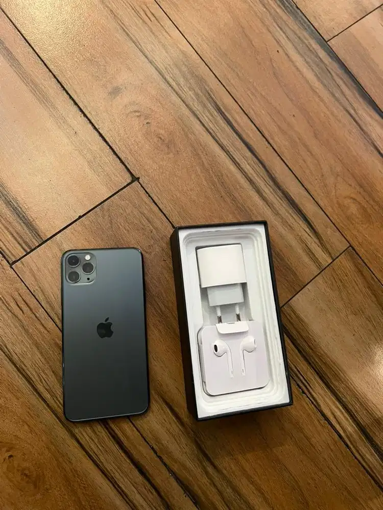 iphone 11 pro max 256gb yok yg mau masih baru