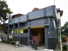 Rumah minimalis 2 Lantai Pusat Kota Jember