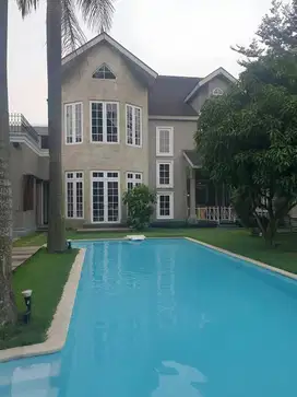 Dijual Rumah Mewah Ada Pool Terrace Golf BSD city