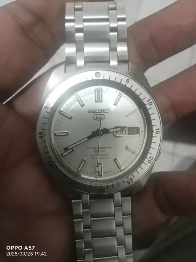 Jam tangan seiko
