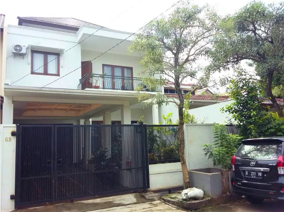 DIJUAL RUMAH 2 LANTAI DI KOMPLEK PANGKALAN JATI.