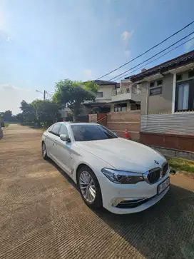 BMW 530i 2019 – Luxury 2.0 AT Bensin