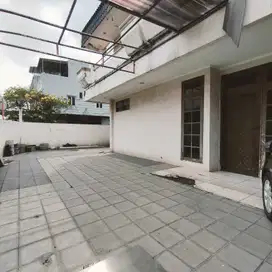 Dijual Rumah Area Taman Kota Jakarta Barat Dekat Stasiun Kereta