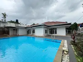 Lebak Bulus, Rumah megah siap huni dengan swimming pool & halaman luas