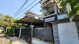 Rumah 2 Lantai di Villa Taman Galaxy