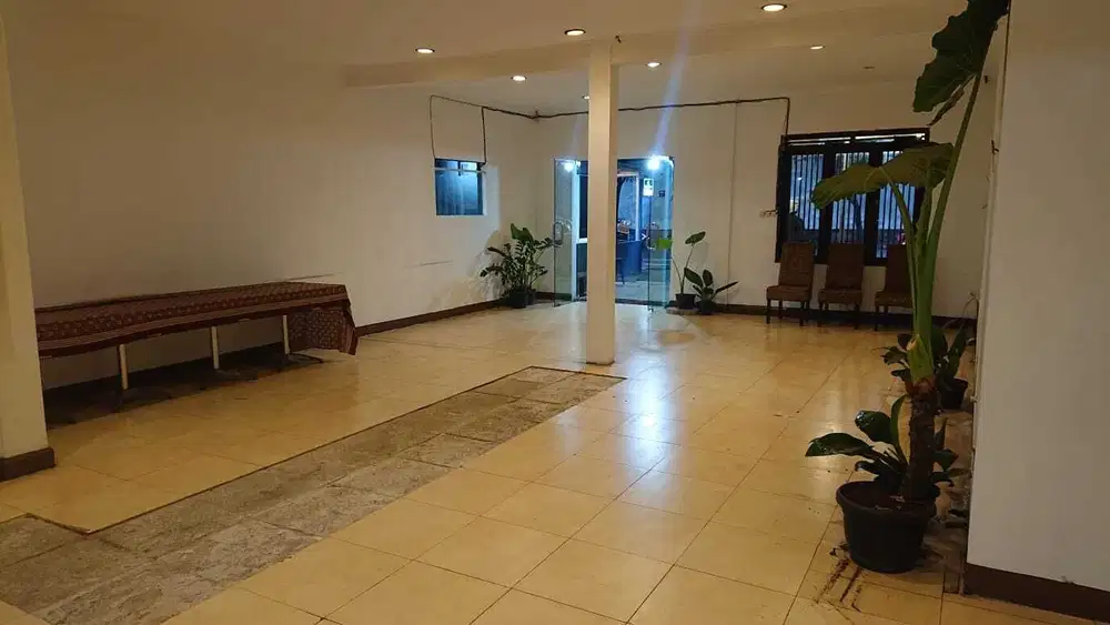 Disewakan Rumah atau Ruang atau Tempat Usaha di Jalan Sukabumi Bandung
