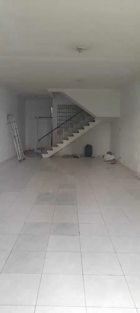 Disewakan Ruko Siap Pakai Usaha, Kantor di Singgasana Bandung Kota