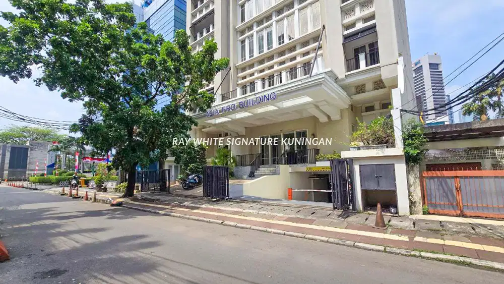 Jual Gedung 10 Lantai Parkir Luas Komersial Strategis di Sudirman