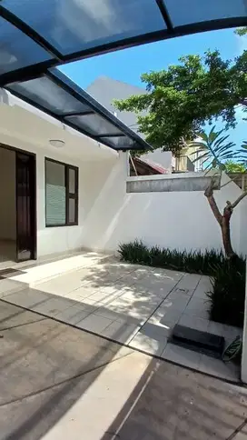 Rumah siap huni ,apik di sektor 5 bintaro jaya