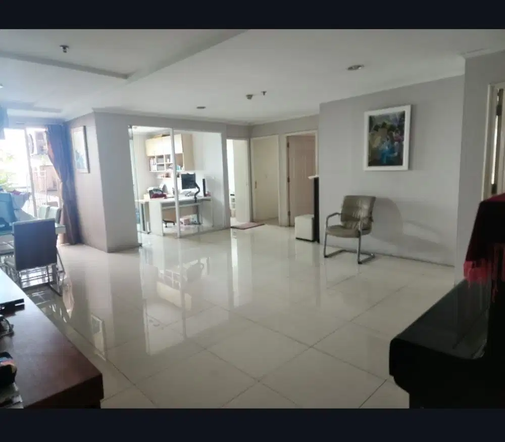 JUAL CEPAT APARTEMEN FRENCHWALK TOWER LYIB GARDEN 2 UNIT (RENOVASI JAD
