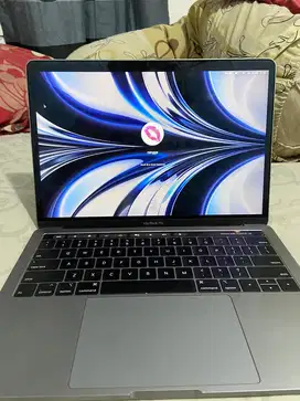 Macbook Pro 2018 Core i7 16/512 GB