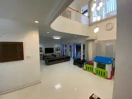DIJUAL RUMAH KAWASAN ELIT DI GRAHA FAMILI