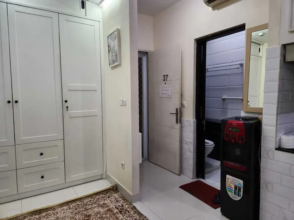 Apartemen Full Furnished dengan Balkon Luas di Menteng Square